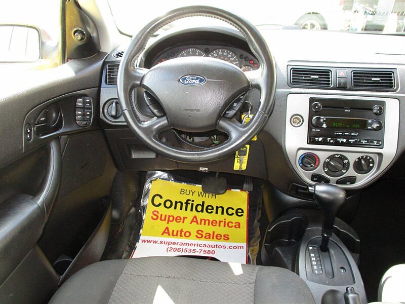 2006 Ford Focus SES image 12