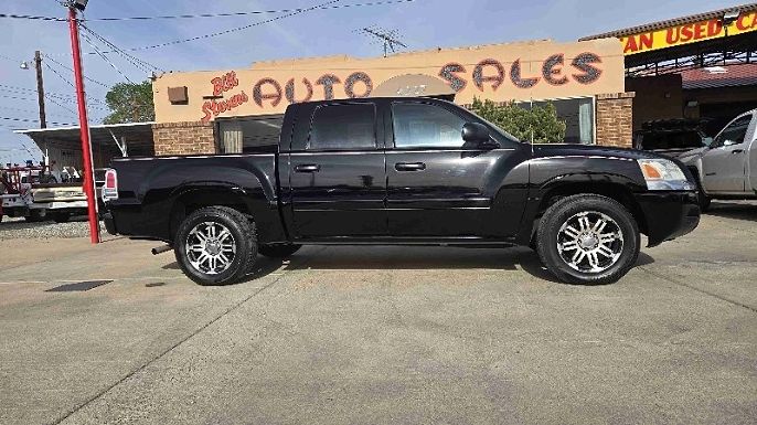 2006 Mitsubishi Raider