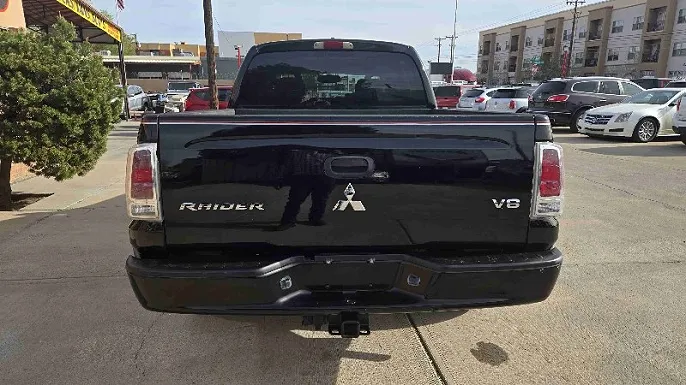 2006 Mitsubishi Raider