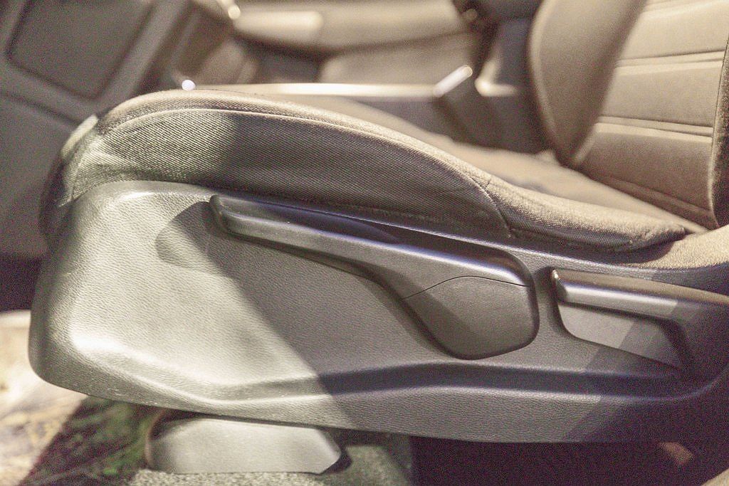 2021 Honda CR-V LX image 2