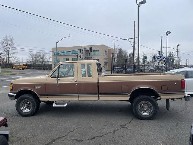 1989 Ford F-250 null image 5