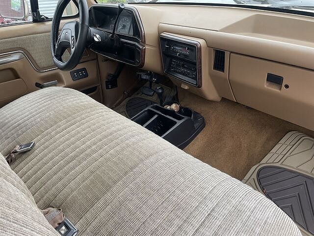 1989 Ford F-250 null image 8