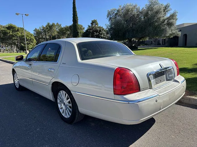 2004 Lincoln Town Car