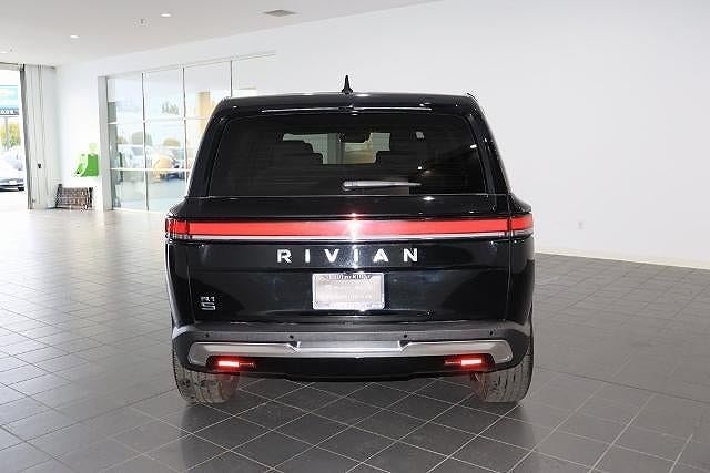 2024 Rivian R1S