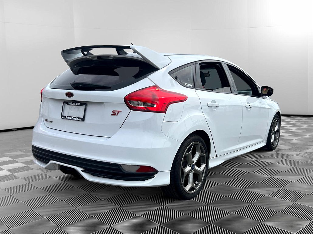 2016 Ford Focus ST image 4