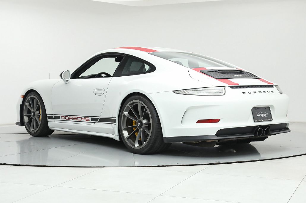 2016 Porsche 911 R image 2
