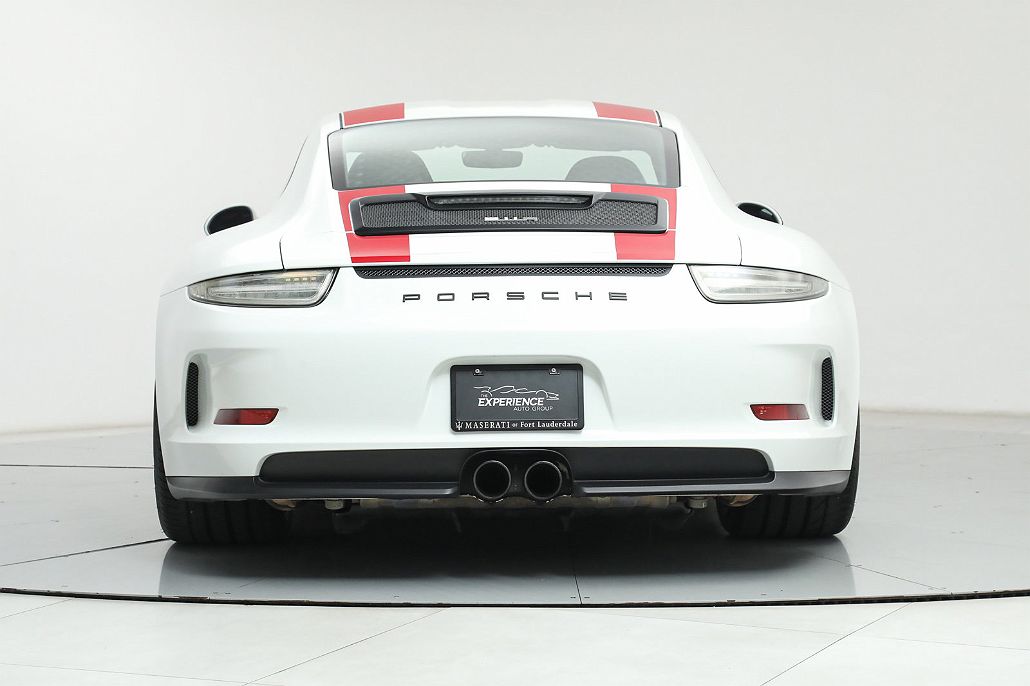 2016 Porsche 911 R image 3