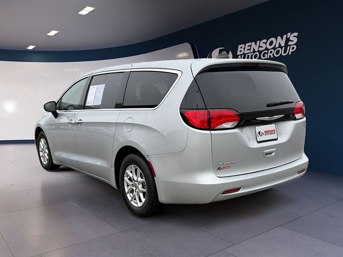 2023 Chrysler Voyager