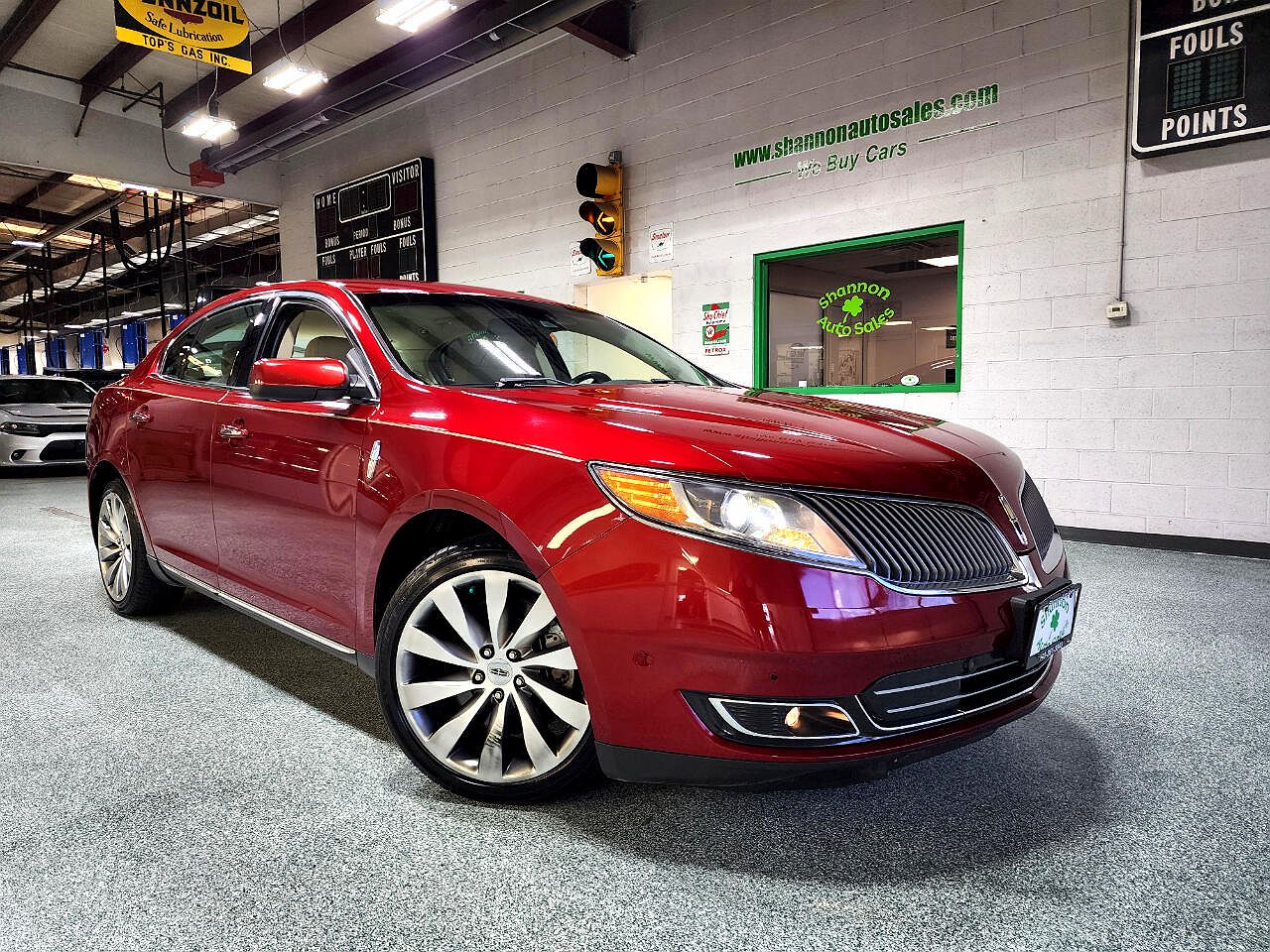 2015 Lincoln MKS null image 11