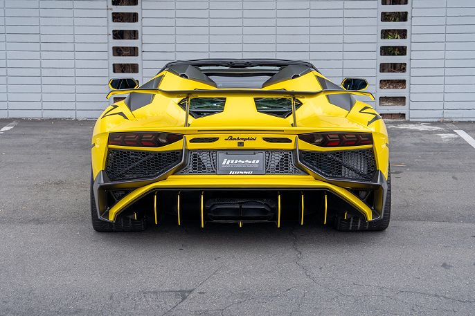 2016 Lamborghini Aventador