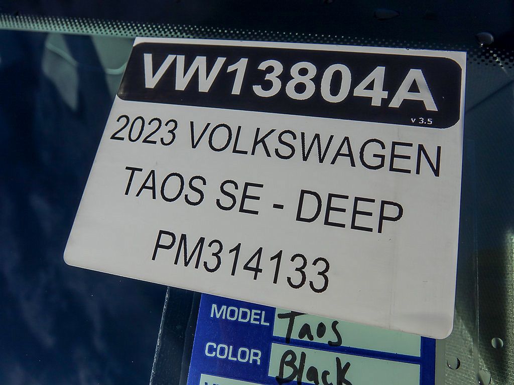 2023 Volkswagen Taos SE image 28