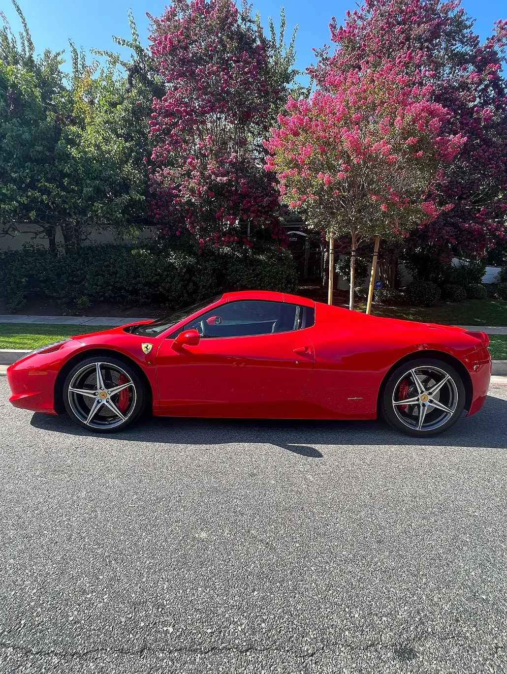 2014 Ferrari 458 null image 1