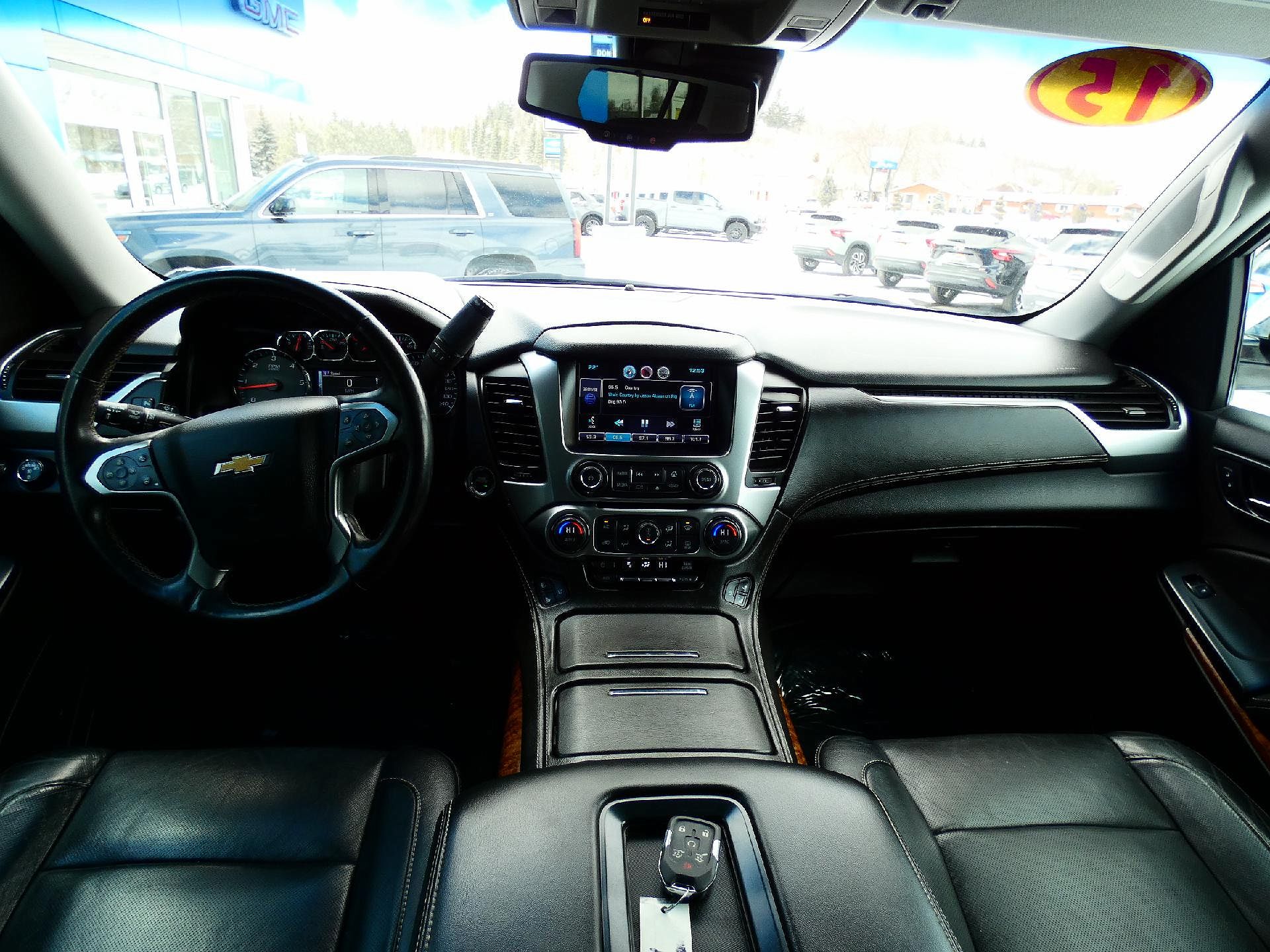 2015 Chevrolet Suburban LTZ image 19