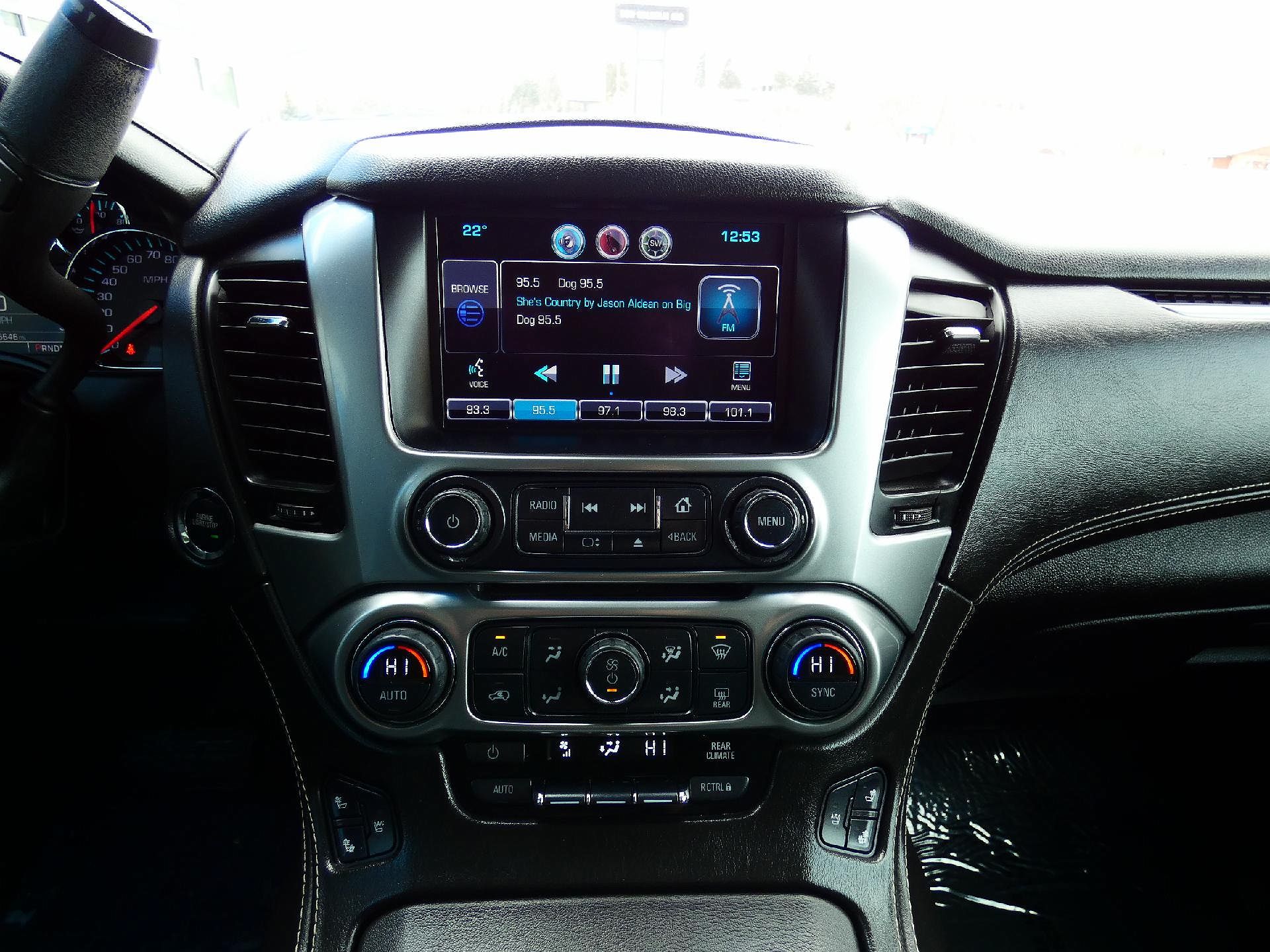 2015 Chevrolet Suburban LTZ image 23