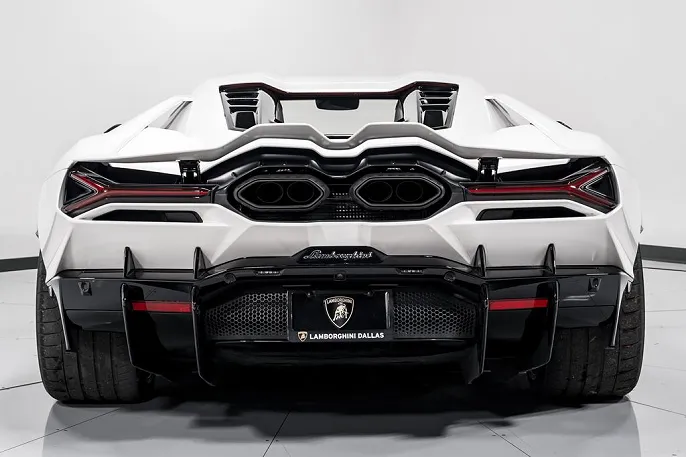 2025 Lamborghini Revuelto