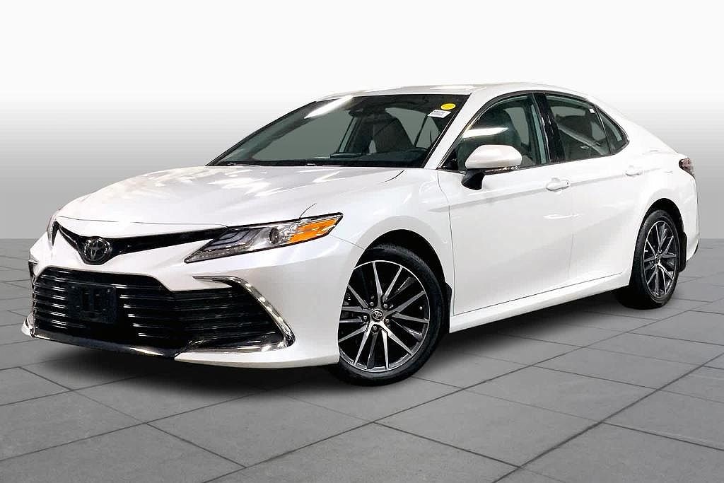 2021 Toyota Camry XLE image 0