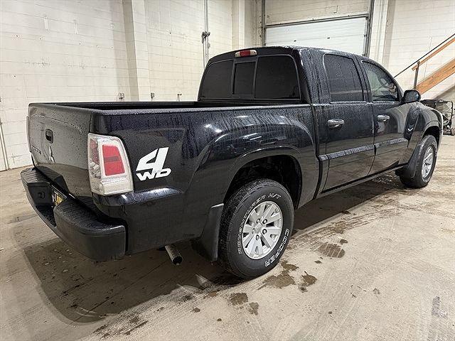 2006 Mitsubishi Raider