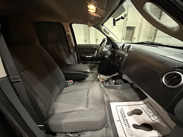 2006 Mitsubishi Raider