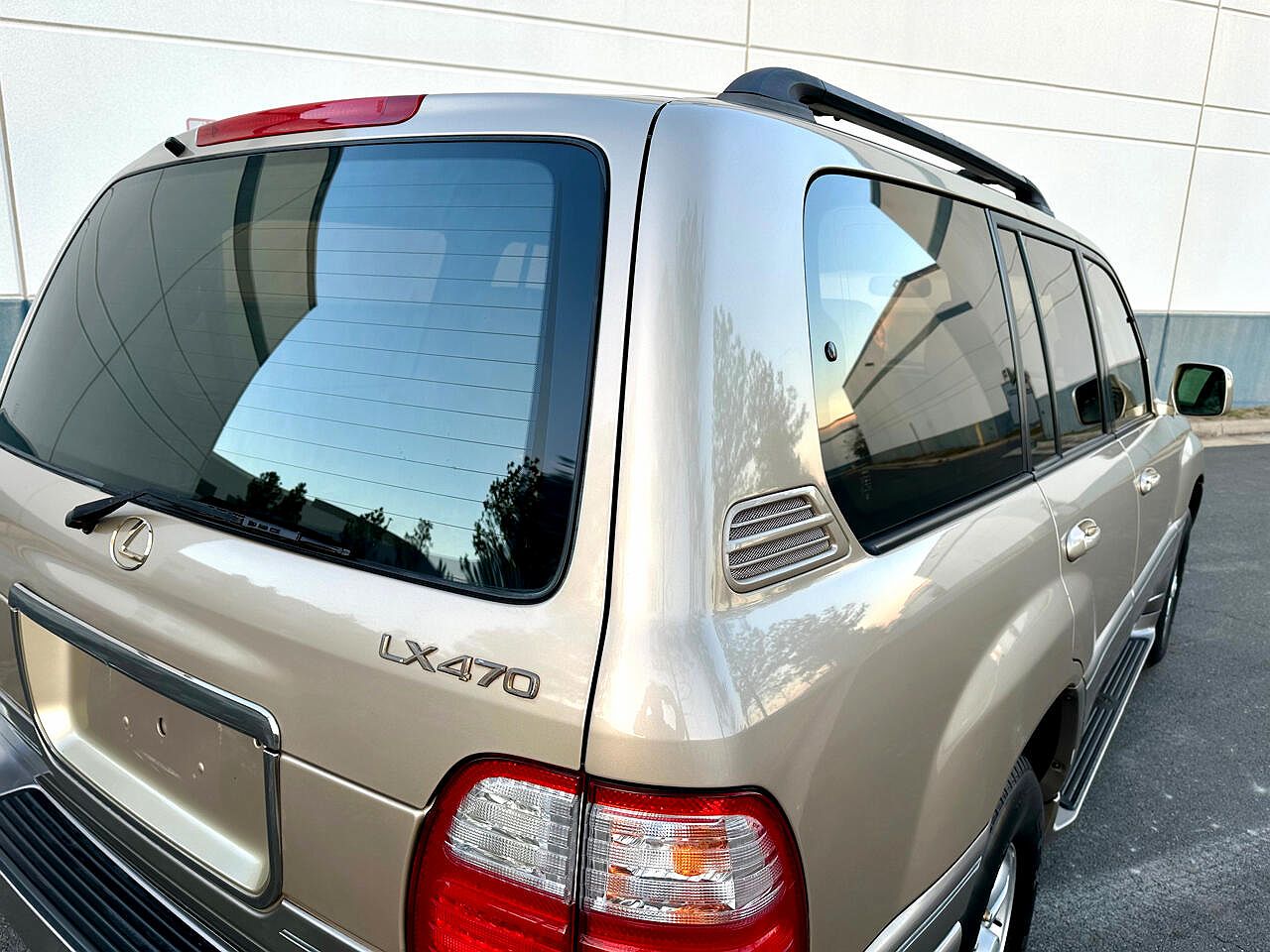 1999 Lexus LX 470 image 26
