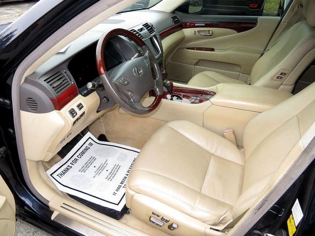 2009 Lexus LS 460 image 12