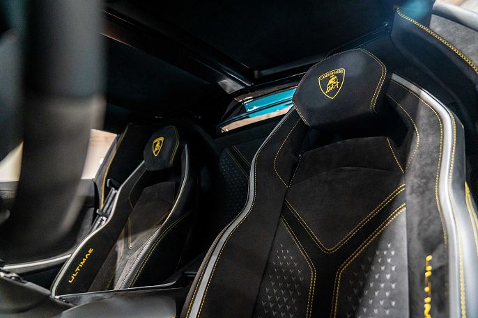 2022 Lamborghini Aventador