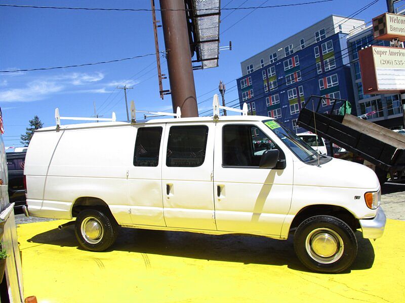 1999 Ford Econoline E-250 image 4