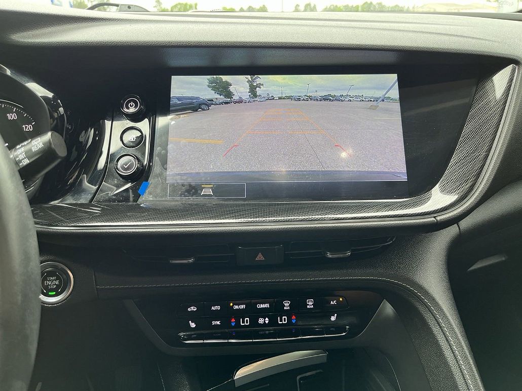 2021 Buick Envision Essence image 5