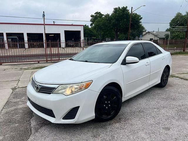 2012 Toyota Camry L image 0