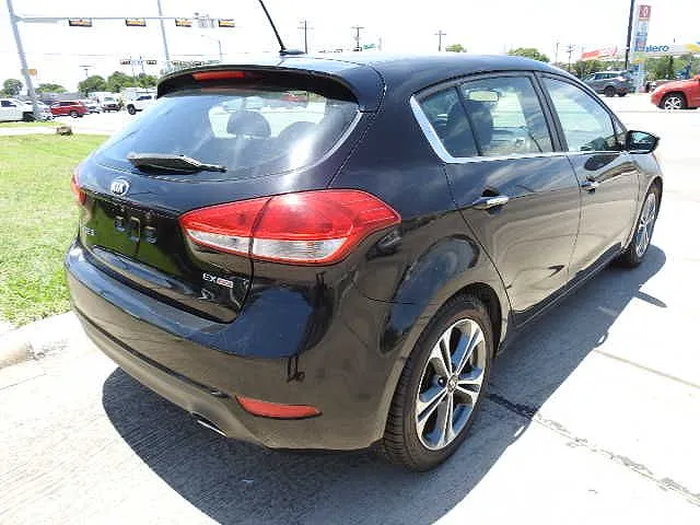 2016 Kia Forte5
