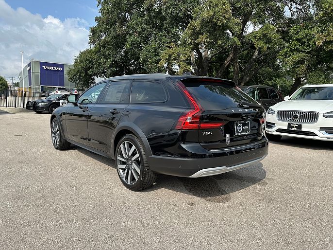 2025 Volvo V90