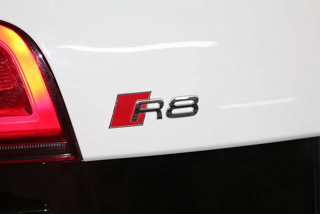 2014 Audi R8 5.2 image 23