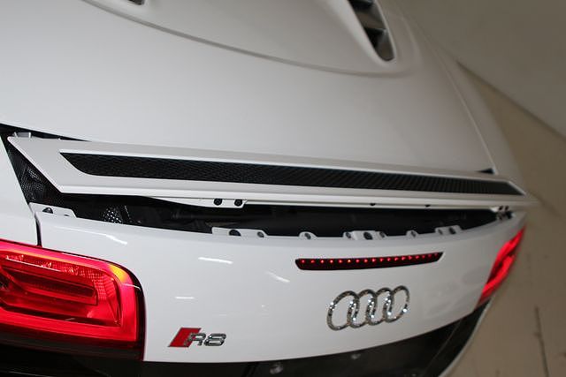 2014 Audi R8 5.2 image 24