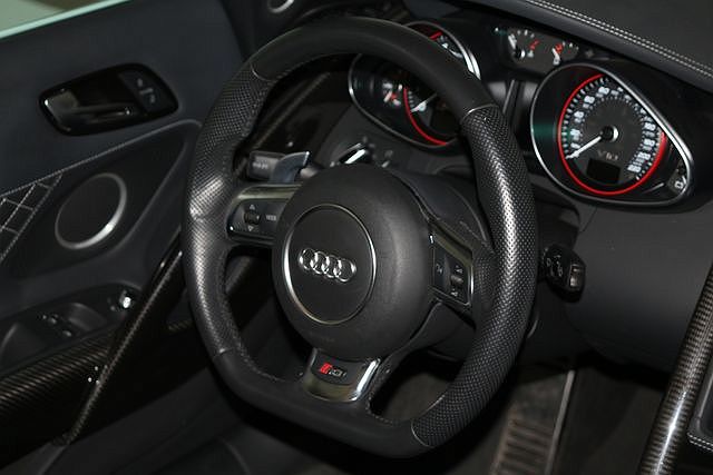 2014 Audi R8 5.2 image 35