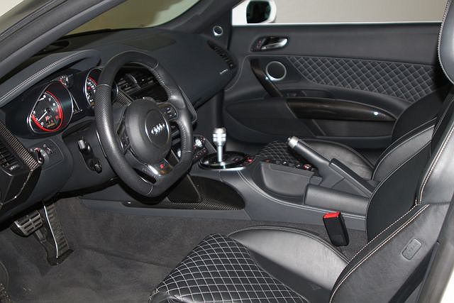 2014 Audi R8 5.2 image 39