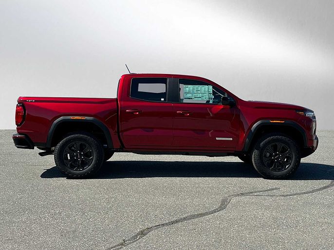 2025 GMC Canyon