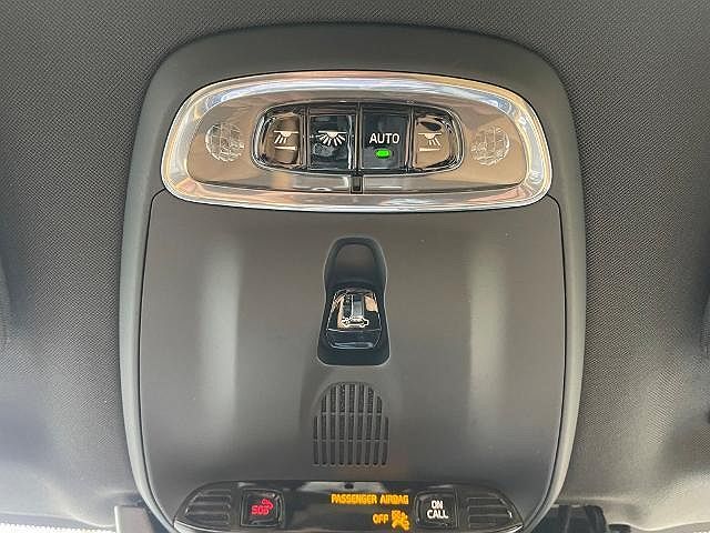 2018 Volvo XC90 T5 Momentum image 11