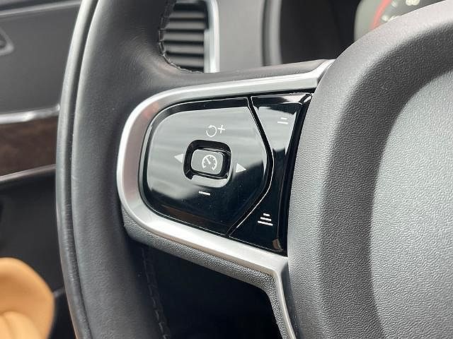 2018 Volvo XC90 T5 Momentum image 3