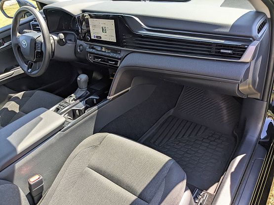 2025 Toyota Camry LE photo 11