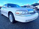 2005 Lincoln Town Car Signature image 1