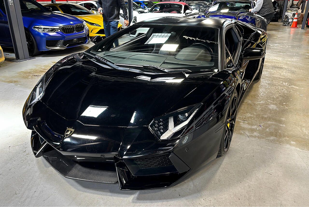 2014 Lamborghini Aventador LP700 image 15