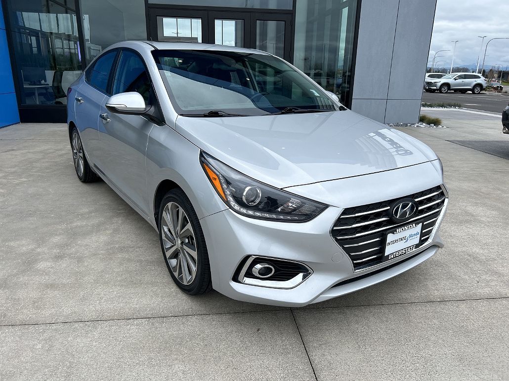2021 Hyundai Accent Limited Edition image 2