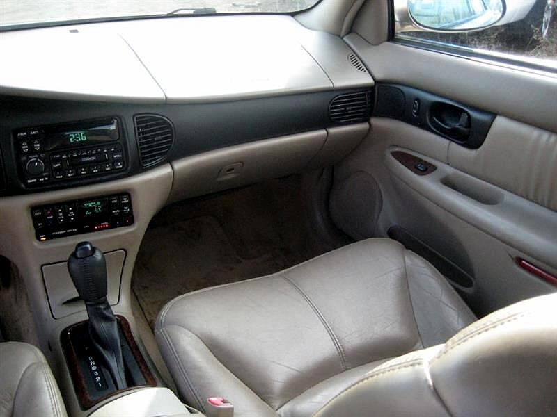2003 Buick Regal LS image 11