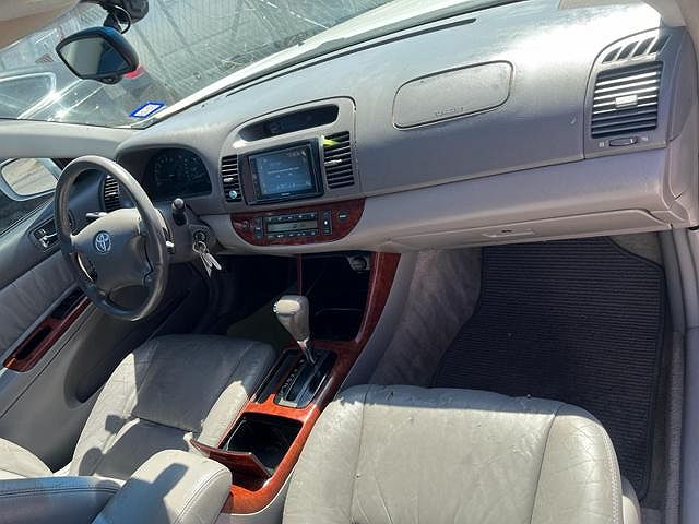 2002 Toyota Camry XLE image 12