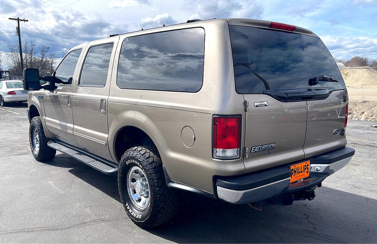2000 Ford Excursion XLT image 2