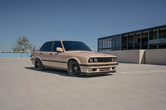 1989 BMW 3 Series 325i image 1