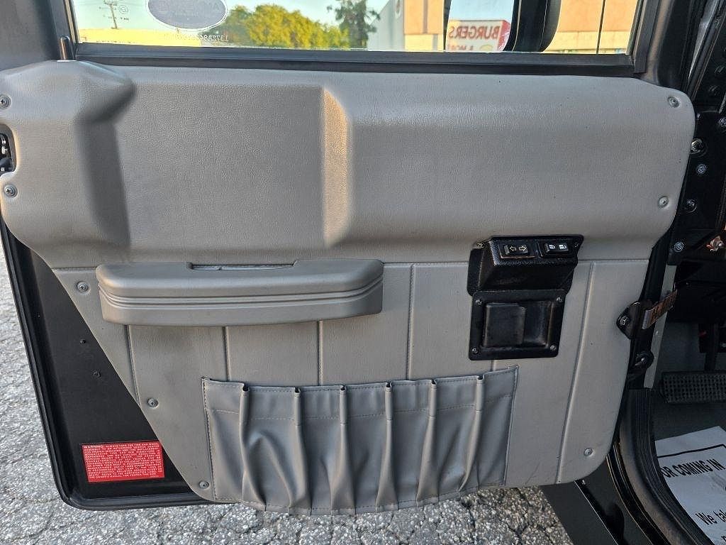 2000 AM General Hummer