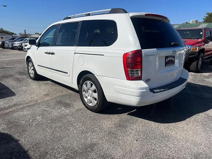 2007 Hyundai Entourage