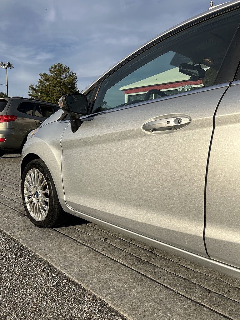 2014 Ford Fiesta Titanium image 9