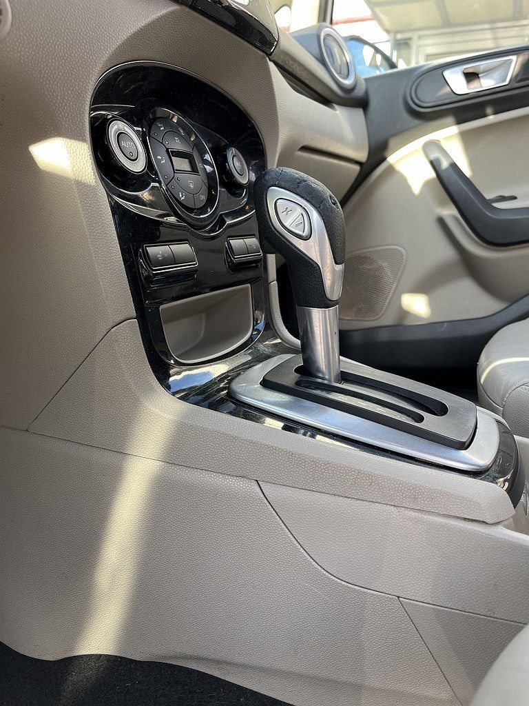 2014 Ford Fiesta Titanium image 15