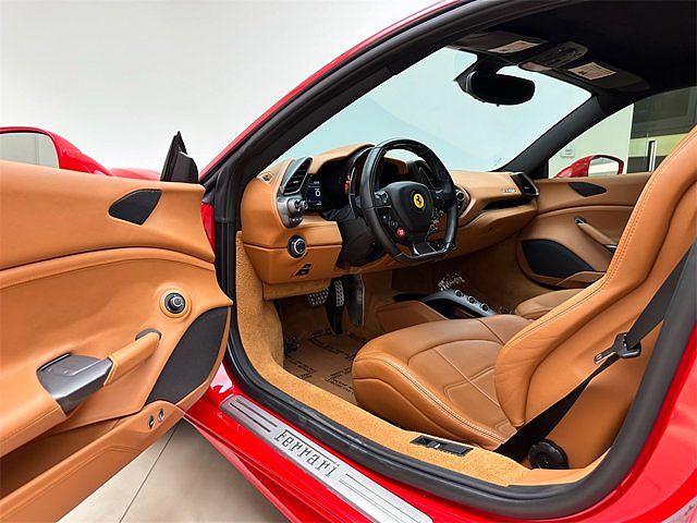 2017 Ferrari 488 GTB image 18